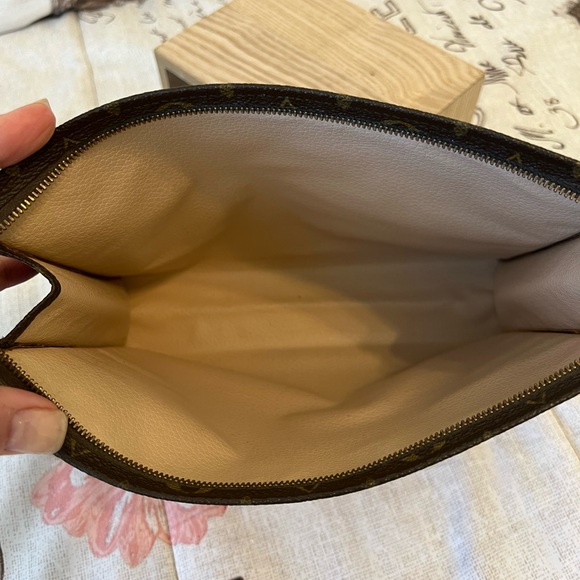 Toiletry 26 - Picture 5 of 11